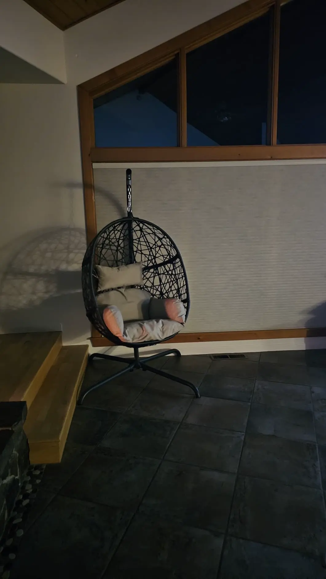 Fauteuil suspendu en forme d'oeuf SOLARA, rotin synthétique — photo client